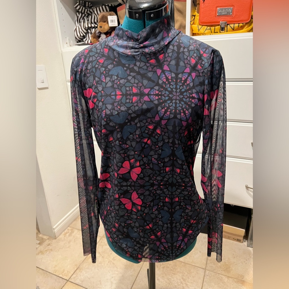 TED BAKER LONDON
Kamill Semisheer Butterfly Print Mock Neck
Mesh Top
